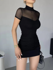 Carmen | Vestido Mini Ajustado con Parte Superior en Mesh y Cuello Alto