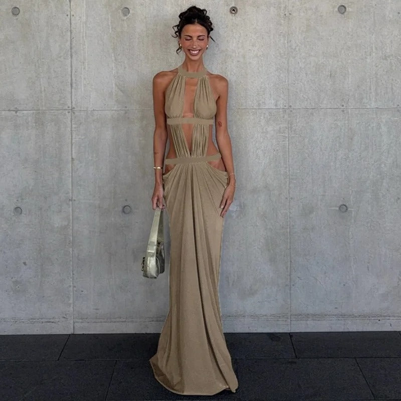 Adriana | Vestido Maxi Halter Dorado con Drapeado en el Corpete y Cut-Outs