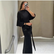 Carmen | Vestido Maxi Negro con Manga Murciélago y Cinturón con Lentejuelas